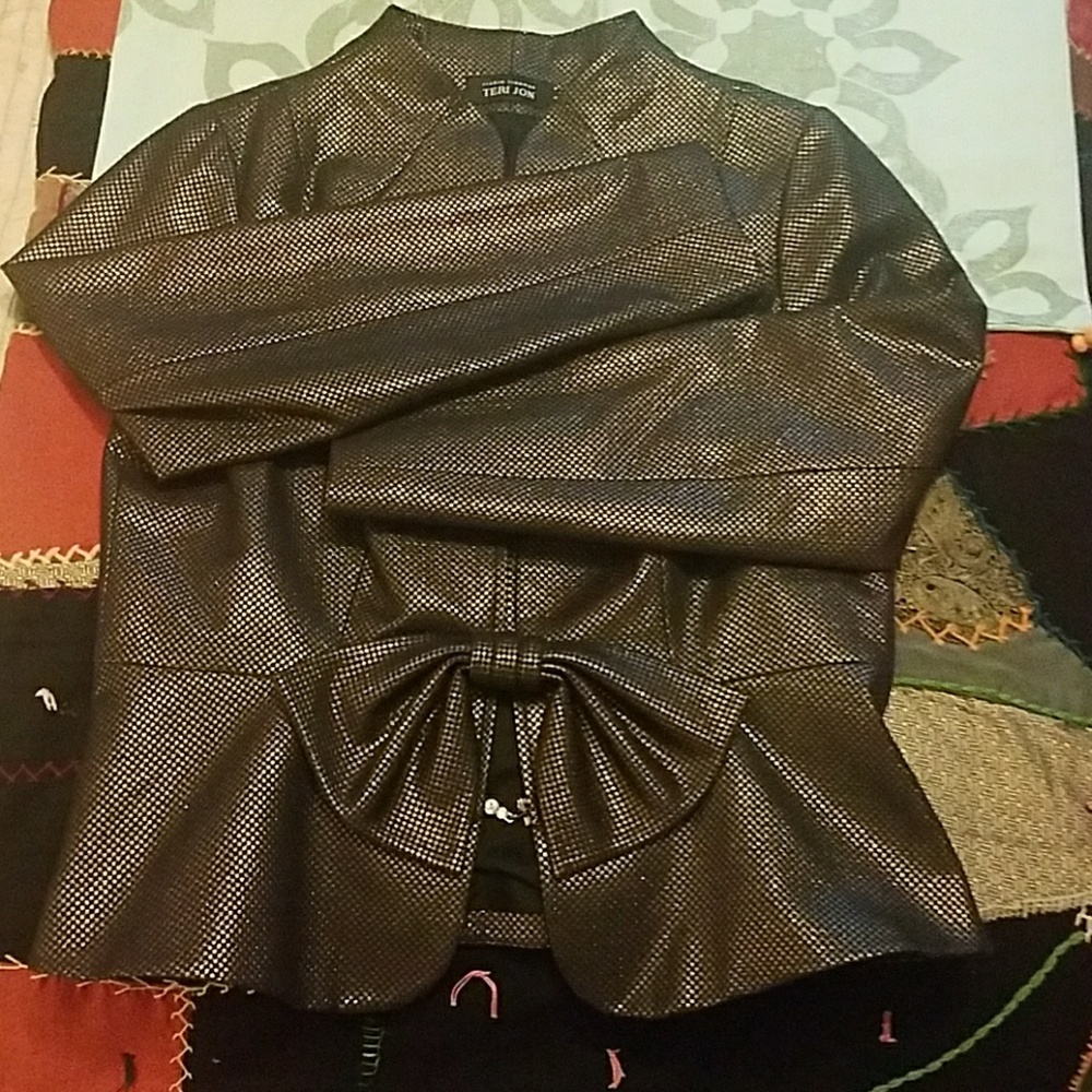 Ricki Freeman- TERI JON- HOLIDAY JACKET!!